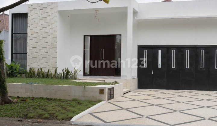 DIJUAL RUMAH MINIMALIS MODERN FULL FURNISHED DI RIVER SIDE MALANG