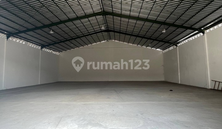 FOR RENT: NEW WAREHOUSE READY FOR USE NEAR LEADING FACTORY AND TOLL EXIT IN SINGOSARI, MALANG