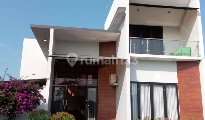 FOR SALE: MODERN VILLA-STYLE HOUSE FULLY FURNISHED NEAR STATION AND KEPANJEN MALANG MAIN MARKET FOR SALE: MODERN VILLA-STYLE HOUSE FULLY FURNISHED NEAR STATION AND KEPANJEN MALANG MAIN MARKET