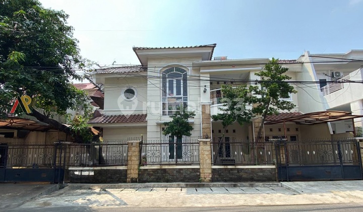 Rumah Komplek Besar Dekat Nizamia Ceger Bambu Apus Cipayung