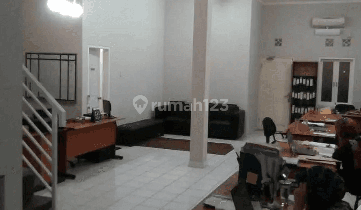 Rumah di Pejaten barat Jakarta selatan 2lantai SHM 2