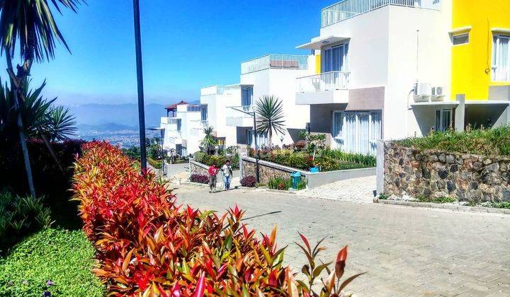 INDAHNYA NYATA! Rumah view keren udara sejuk dekat objek wisata 6