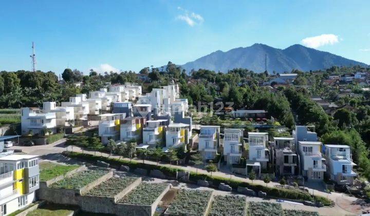 Rumah Baru 3 Lantai SHM pemandangan gunung & citylight bandung 10