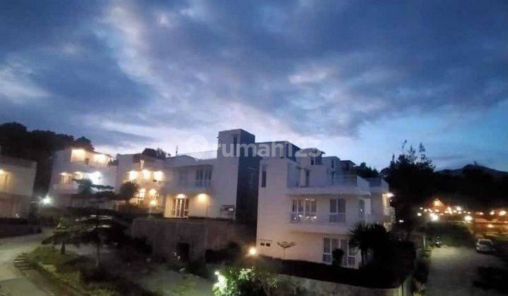 Luar biasa viewnya! Rumah view citylight fasilitas kolam renang 2