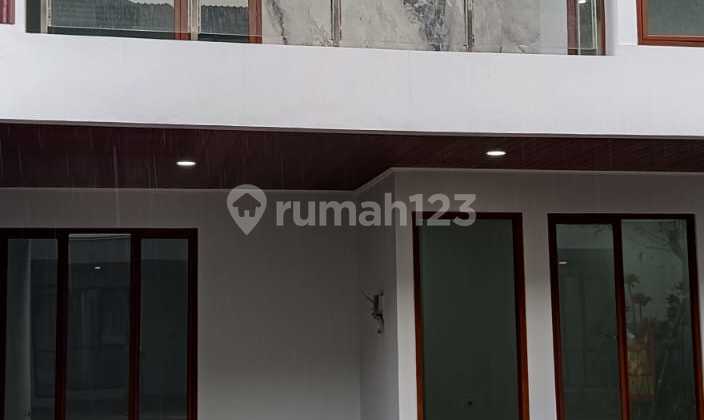Rumah 2 Lantai di Komplek Puri Bintaro Sektor 9