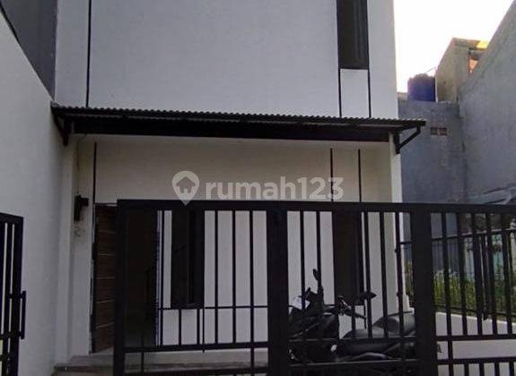 Rumah Minimalis di Cempaka Hijau Ciputat  1