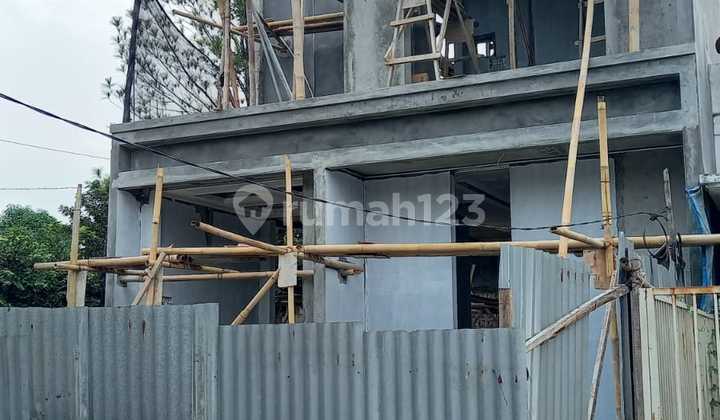 Rumah Brand New di Plumeria Residence Graha Raya