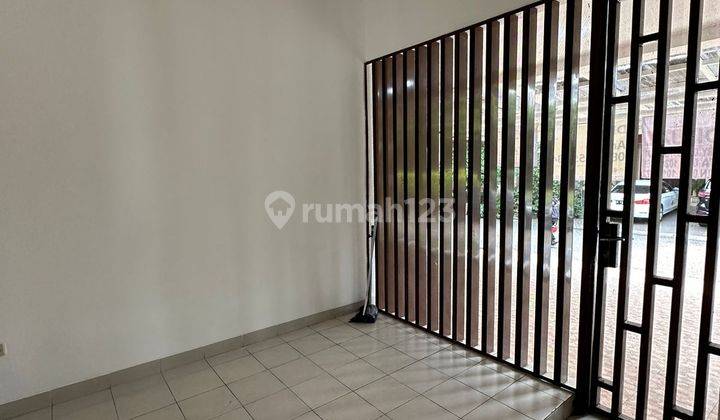 Rumah Posisi Hoek di Discovery Conserva Bintaro Jaya 2