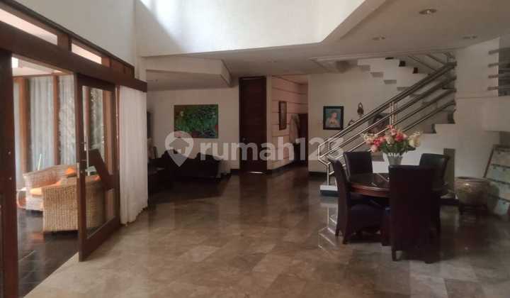 Rumah Besar di Jl Rambai Kebayoran Baru Jakarta Selatan