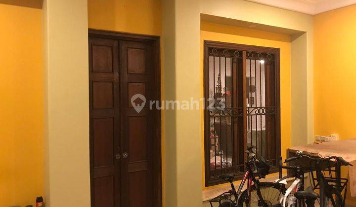 Rumah Bergaya Modern Siap Huni di Bintaro Sektor 5, Tangerang Selatan 2