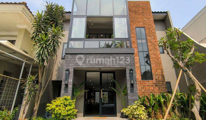 Rumah Dengan Design Modern Di Cluster Versailles BSD Tangerang Selatan 2