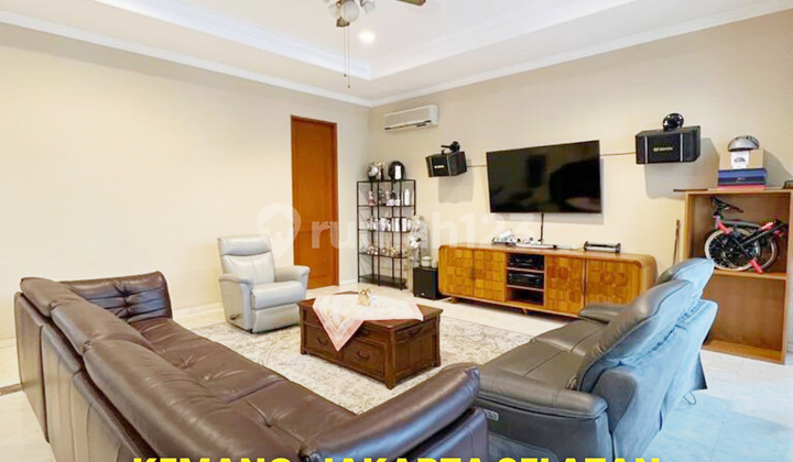 Rumah di Kemang dengan Pool dan mewah Jakarta Selatan