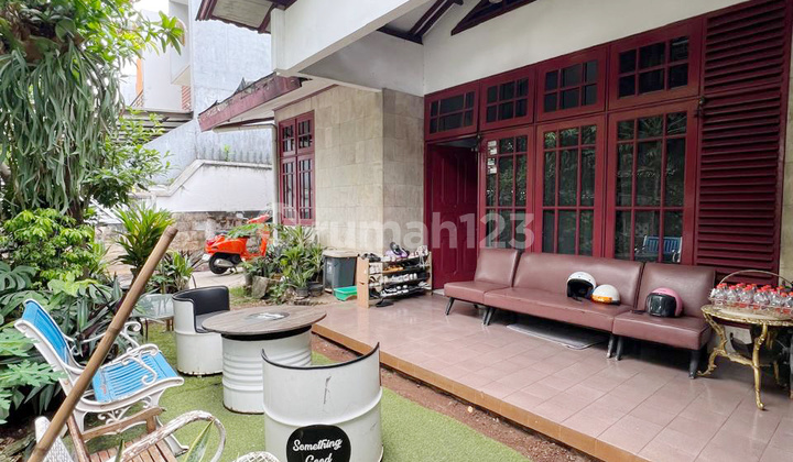 Rumah Bagus sangat strategis di Dempo Kebayoran Baru Jakarta Selatan