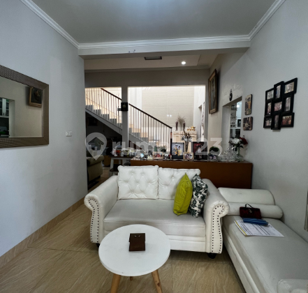 Nice House in the Kasuari Cluster, Bintaro Jaya Sector 9, South Tangerang