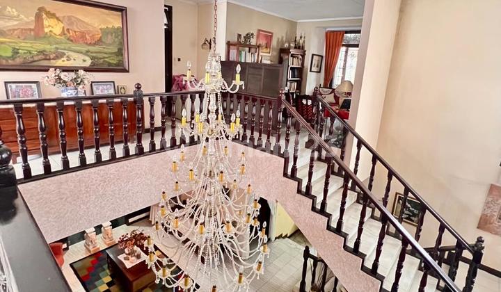 Rumah Bagus di Jl Yrs Veteran Bintaro Jakarta Selatan