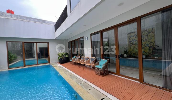 Rumah Homy, Bagus, Dilengkapi Kolam Renang di Bintaro Sektor 3 Rumah Homy, Bagus, Dilengkapi Kolam Renang di Bintaro Sektor 3