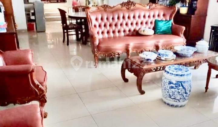 Quick Sale Ready-to-Occupy House, strategic location in West Jakarta 2