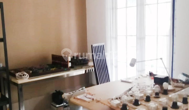 House in Bintaro Jaya Sector 9 is affordable and ready to occupy.