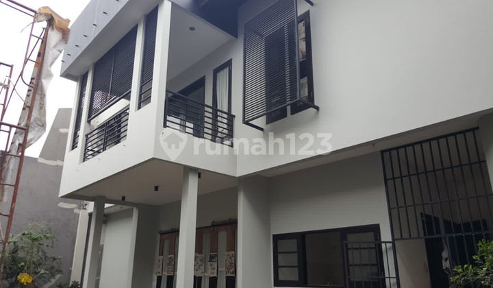 rumah minimalis 2 lantai sidosermo 2