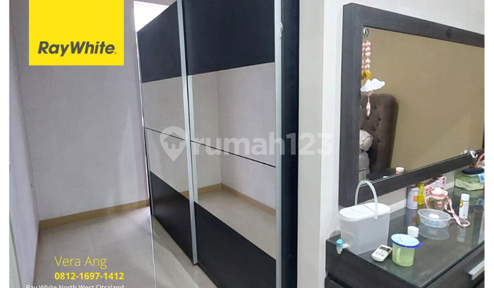 Termurah!! Rumah 2 Lantai 4Kt Semi Furnished Royal Residence 6