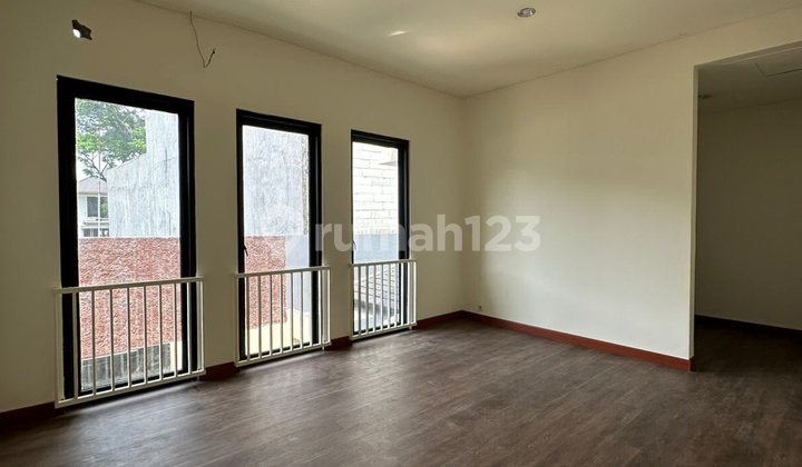 rumah baru renovasi royal residence 2