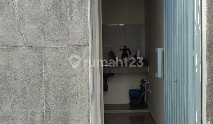 Beautiful Minimalist Lakefront 2m House in Citraland 2