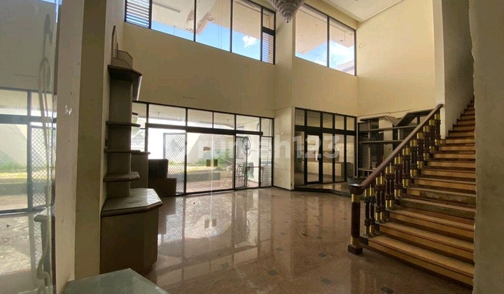 For Sale Commercial House on Argopuro Main Road For Sale Commercial House on Argopuro Main Road