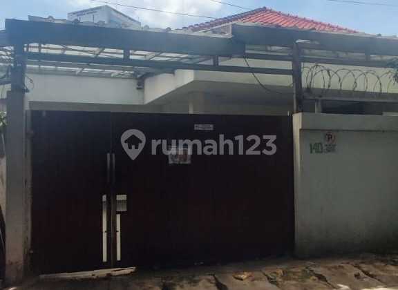 House Jl. Pejompongan Benhil