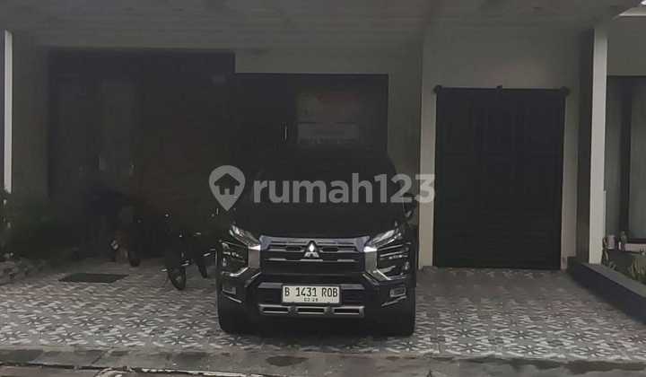 Beautiful House Jakarta Garden City