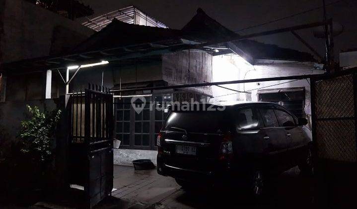 Rumah di Dekat Stasiun KA Jatinegara 1