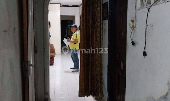 Rumah di Dekat Stasiun KA Jatinegara 2