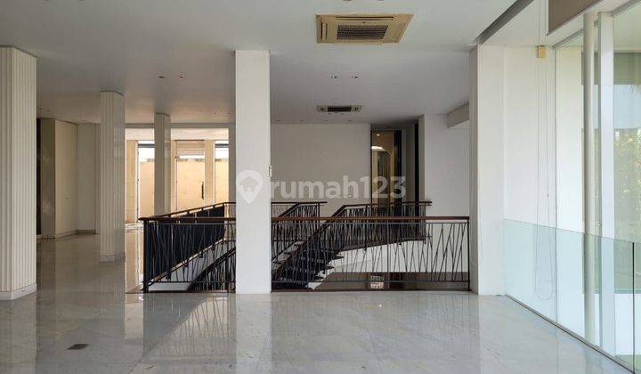 Rumah Super Mewah Bagus 2 Lantai SHM di Menteng Jakarta Pusat 2