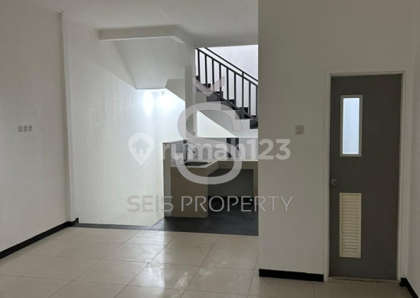 For Rent: 3-Storey Shop House Ready to Use on Jl Karapitan Bandung 2