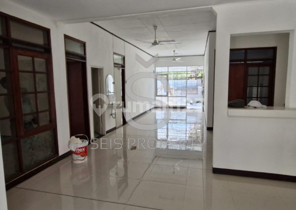 For Rent Ready-to-Occupy House in Taman Holis Indah 1, Bandung City