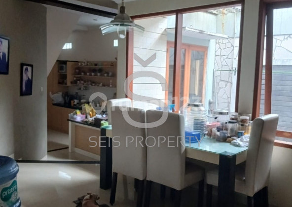 Dijual Rumah Tinggal 2 Rumah Jadi 1 di Kopo Permai Bandung