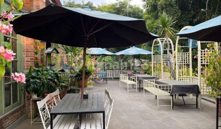 Aesthetic Ready-to-Use Workspace at Villa Trinity, Lembang Bandung
