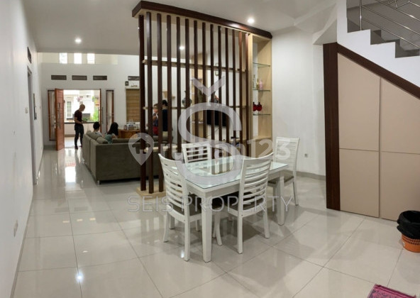 Disewakan Rumah Full Furnish Terawat di Kota Baru Parahyangan 2