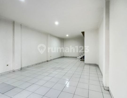 Cheap Shop House in City Center Already Renovated 1