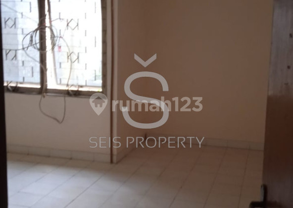 For Sale 2.5 Story Shop House in Taman Holis Indah, Bandung City 2