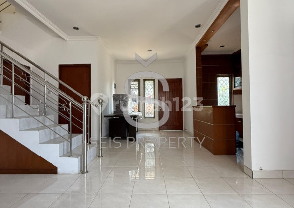 Dijual Rumah 2,5 Lantai di Perum Buana Hiltop View Residence Bdg