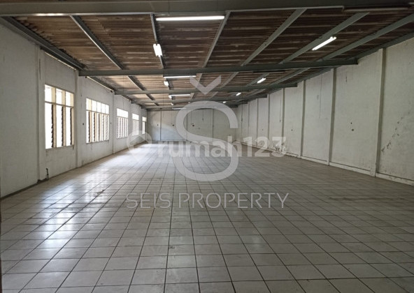 Dijual Cepat Rumah Cocok untuk Usaha di Mainroad Jl Holis Bandung