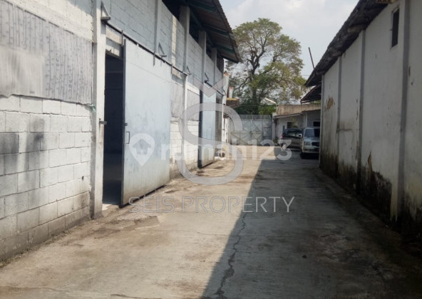FOR SALE FACTORY/WAREHOUSE FORMER GARMENT AND SNACK IN KATAPANG SOREANG