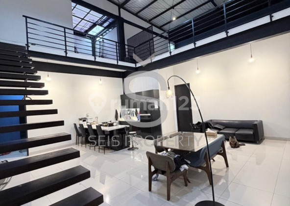 Dijual Rumah Mewah 3 Lantai di Sukasari Kota Bandung