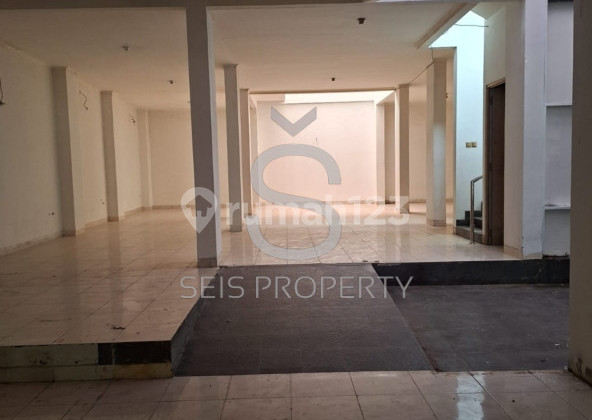 FOR RENT 2-STORY SHOPHOUSE MAIN ROAD KOPO BANDUNG