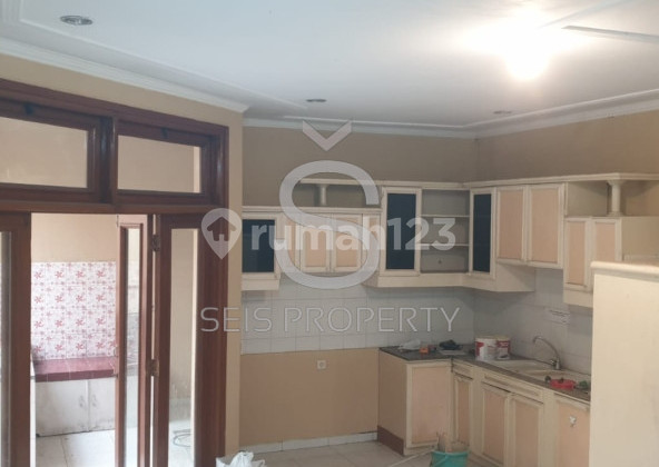 For Rent Ready-to-Occupy House in Muarasari, Bandung City