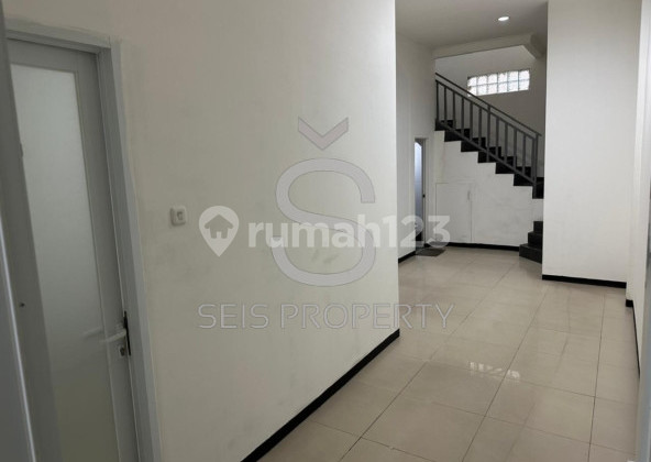 DISEWAKAN RUKO 3 LANTAI DI KARAPITAN KOTA BANDUNG DISEWAKAN RUKO 3 LANTAI DI KARAPITAN KOTA BANDUNG