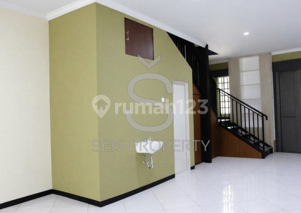 For Sale 3-Story Shophouse Ready to Occupied Main Road Terusan Jakarta Antapani Bandung 2