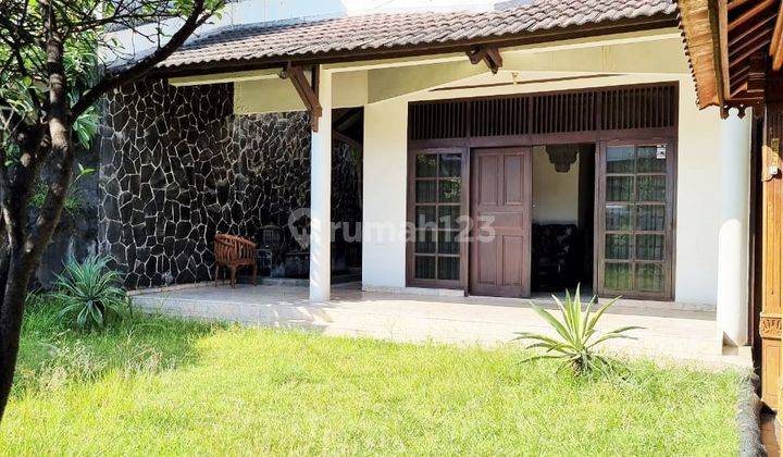 Rumah di Raya Kebayoran Lama 2 Lantai SHM ada tanah lebih. 1353 2