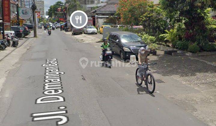 Rumah di Demangan Baru 601 m² SHM lebar muka 18 m. 3388 2