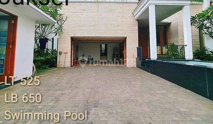 Rumah modern di Pondok Indah 2 Lantai SHM Swimming Pool. 1442 1